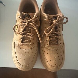 Nike Air Tan Sneakers